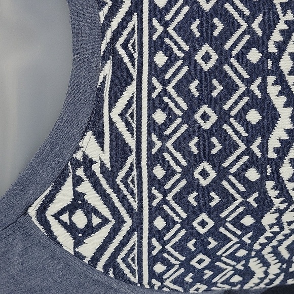 Eyeshadow Womens Grayish Blue Tribal Print Sweatshirt Size Small - Picture 8 of 11